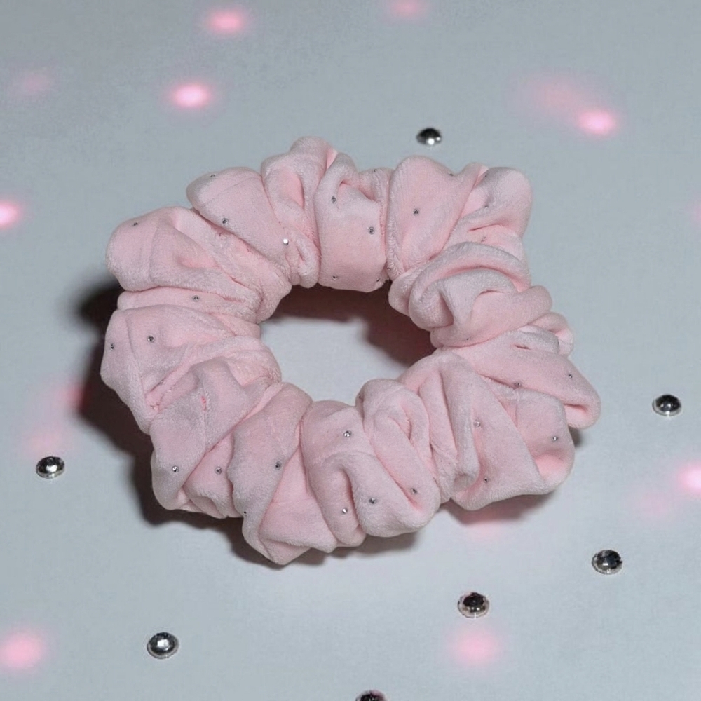 Pink Polka‎ Dot Scrunchie
